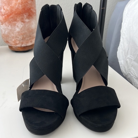 H&M Suede Platform Heel - Picture 2 of 9